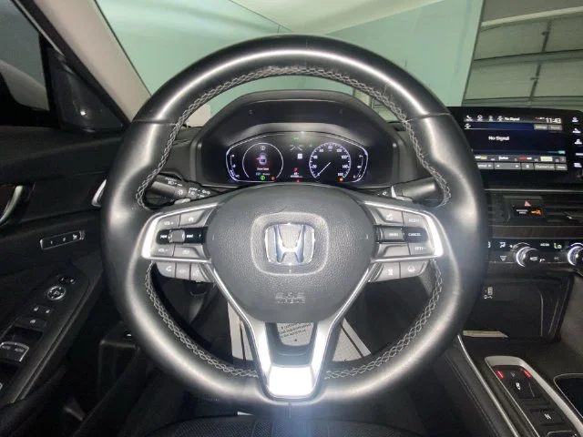 Used 2019 White Honda Touring 2.0T image 14