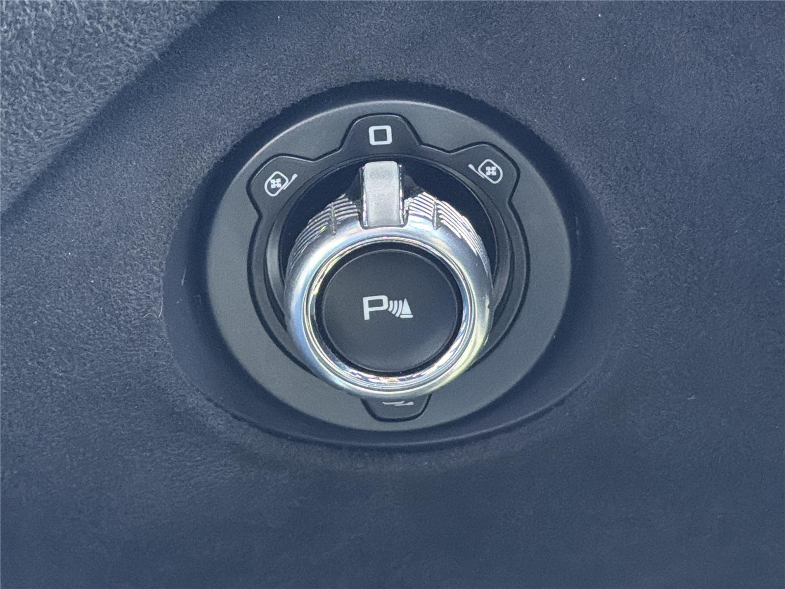 Used 2019 Volcano Yellow McLaren Performance image 7