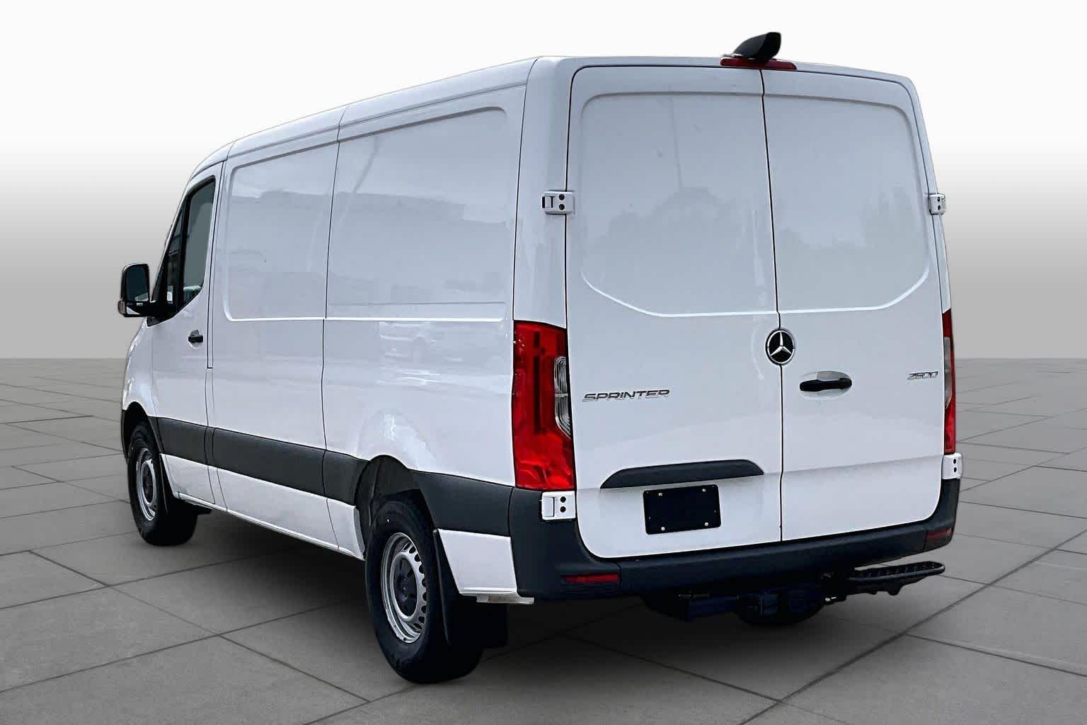New 2026 Arctic White Mercedes-Benz  image 4
