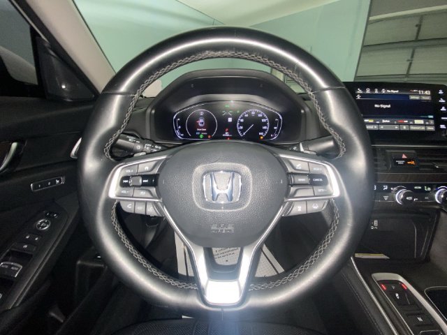 Used 2019 White Honda Touring 2.0T image 14
