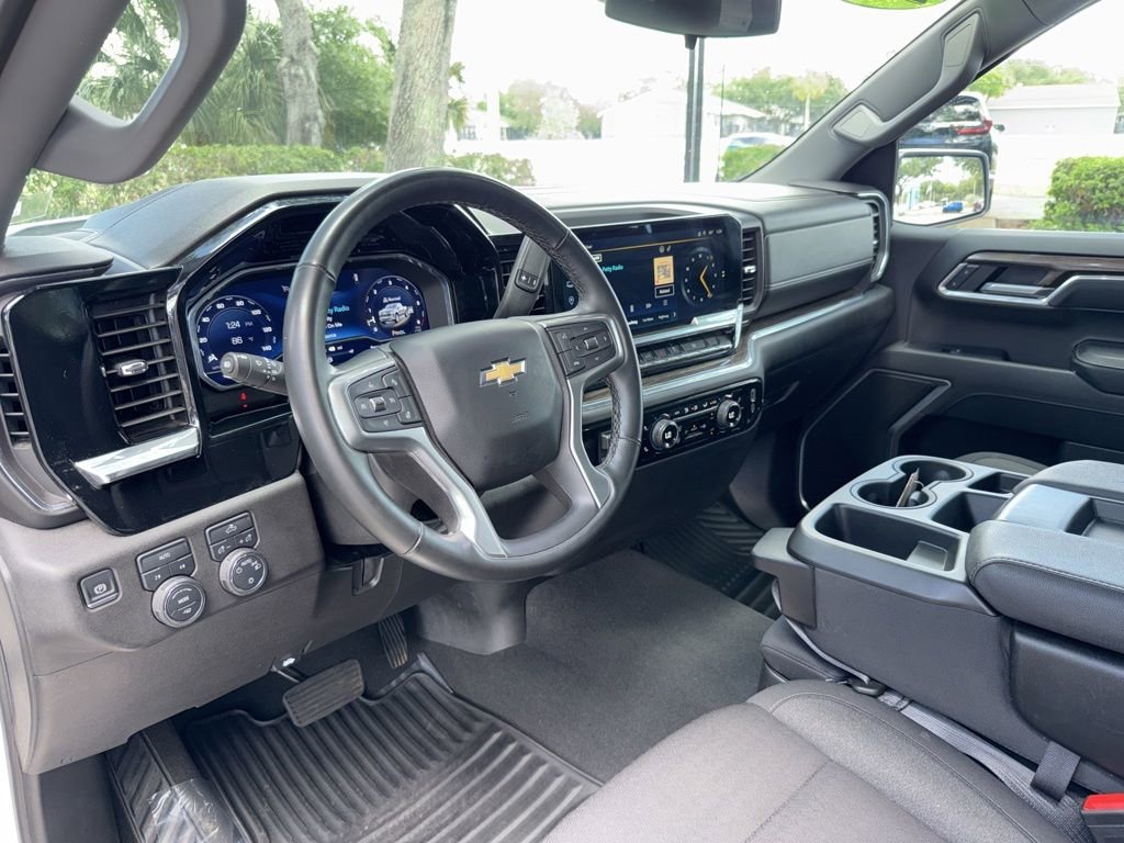 2025 Chevrolet Silverado 1500 LT - Photo 19