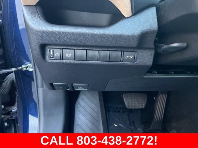 Used 2024  Toyota XLE Premium image 32