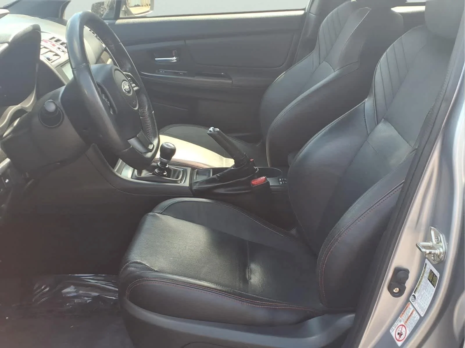 Used 2018 Ice Silver Metallic Subaru Limited image 16