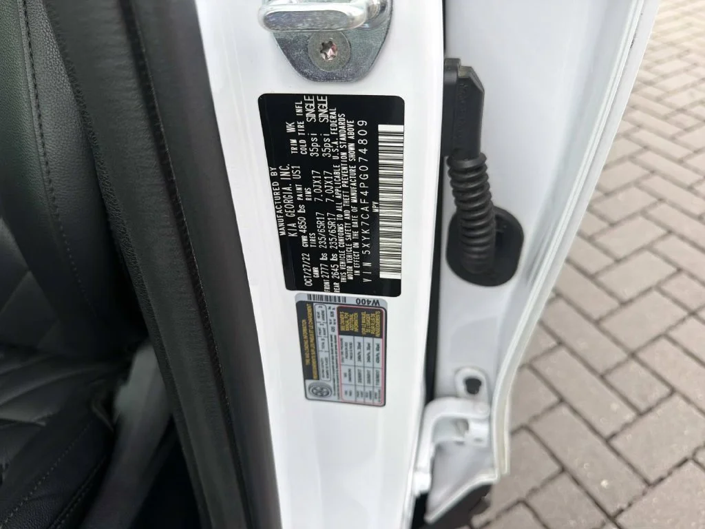 Used 2023 White Kia X-Pro Prestige image 31
