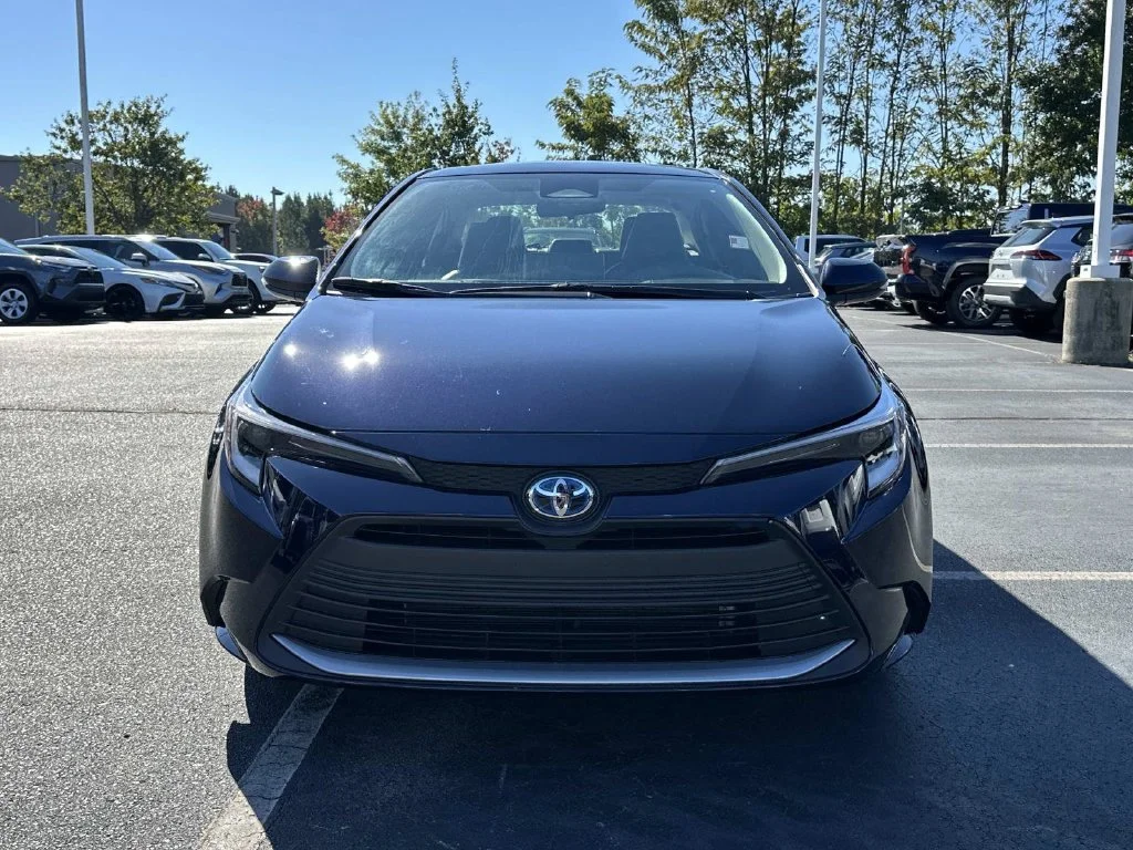 Certified Used 2025  Toyota XLE image 10