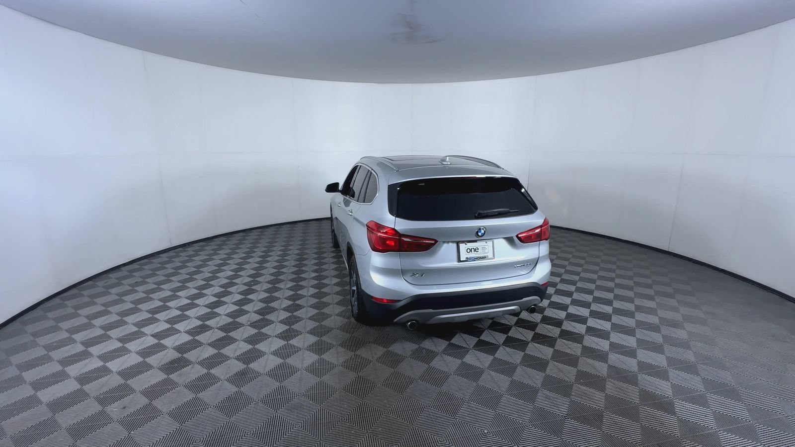 Used 2018 Glacier Silver Metallic BMW xDrive28i image 7