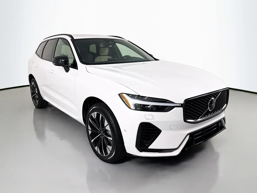 New 2026 Crystal White Volvo T8 Plus image 7