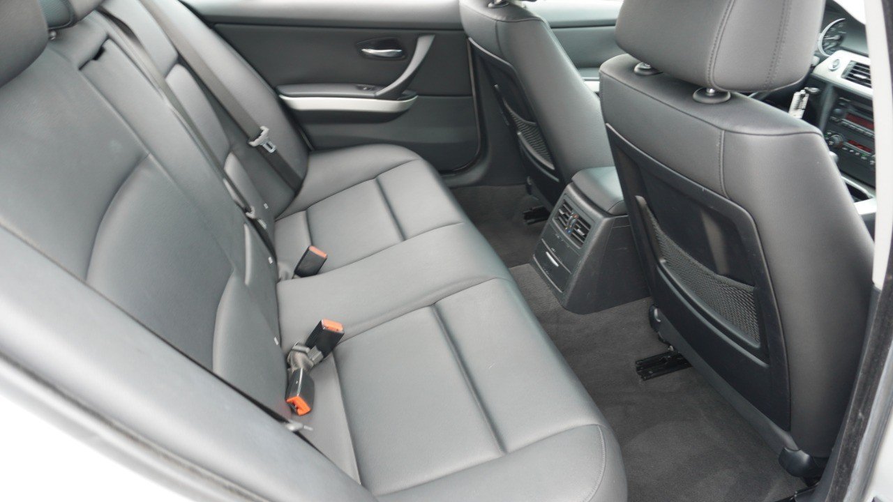 Used 2006 Silver BMW 325i image 26