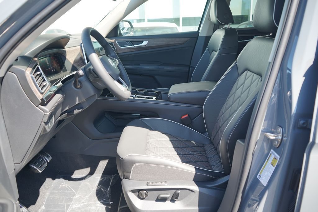 2025 Volkswagen Atlas SEL Premium R-Line - Photo 6