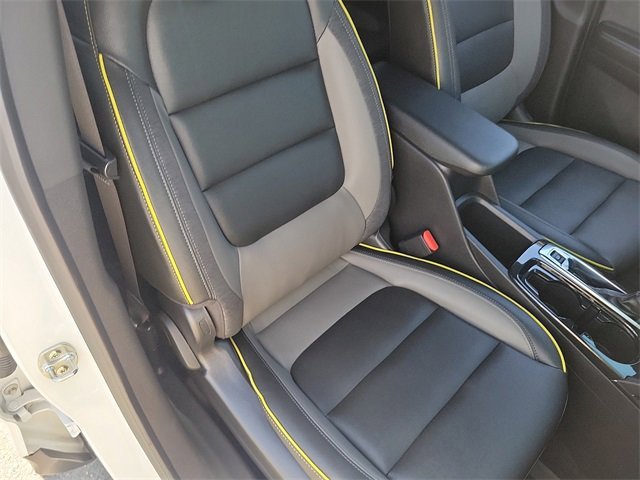 Used 2025 Iridescent Pearl Tricoat Chevrolet ACTIV image 24