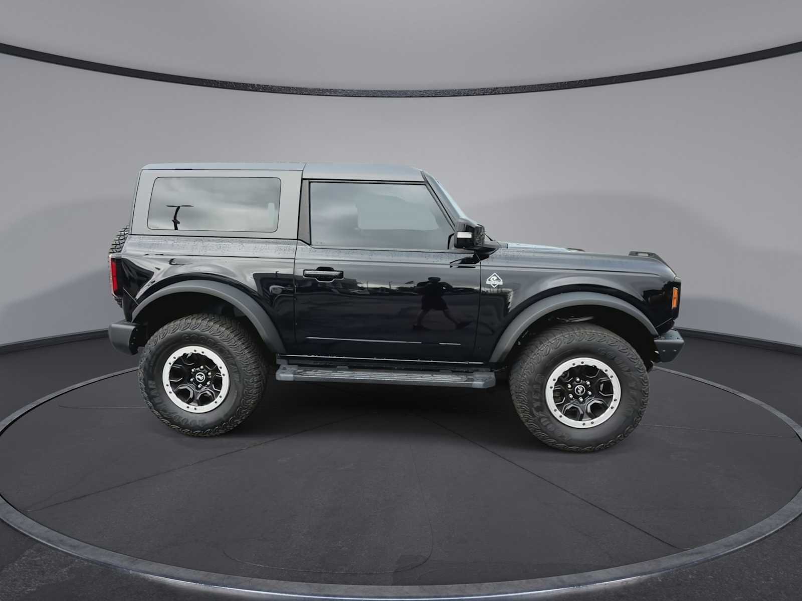 Used 2021 Shadow Black Ford Outer Banks image 9