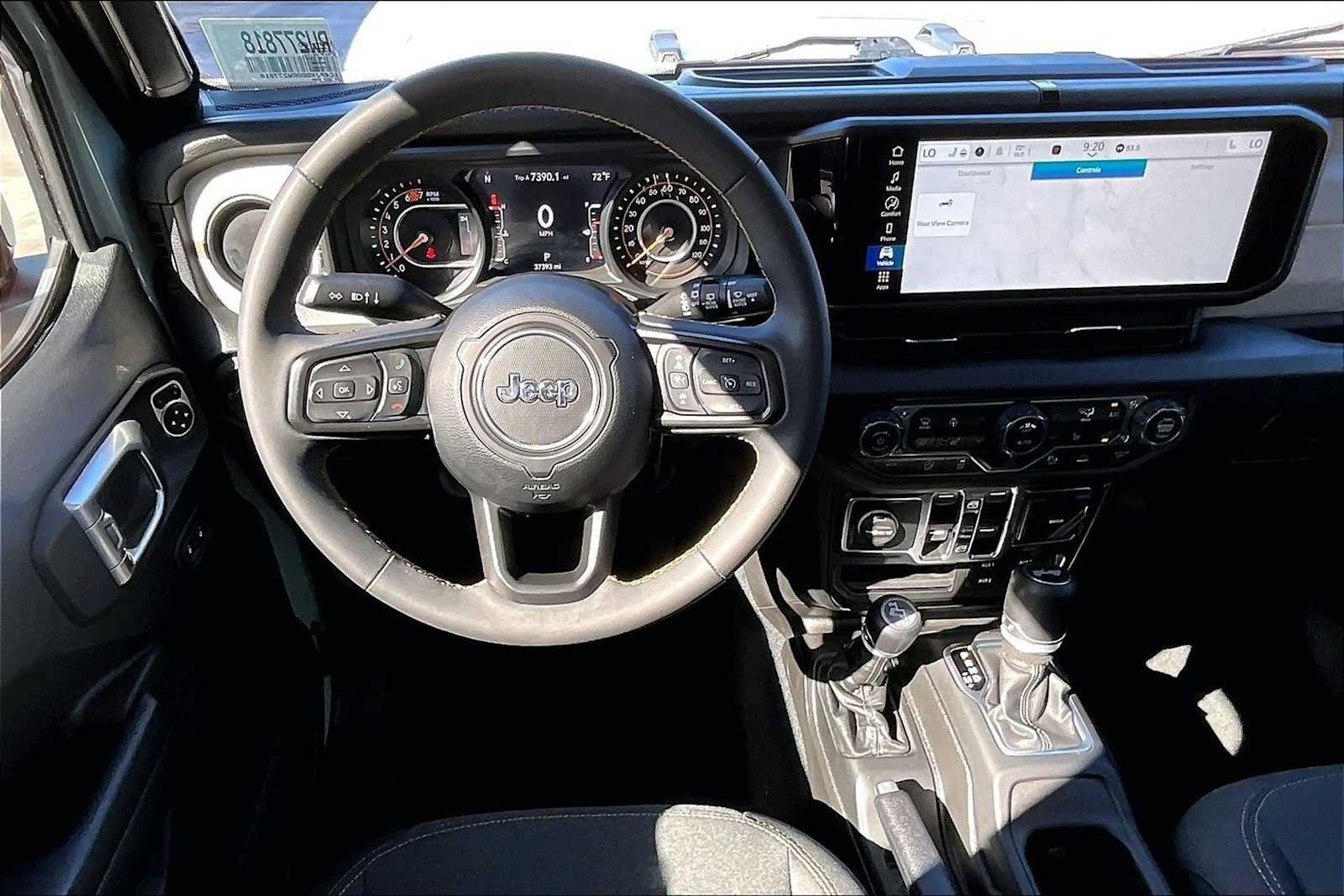 Used 2024 Earl Clearcoat Jeep Sport S image 13