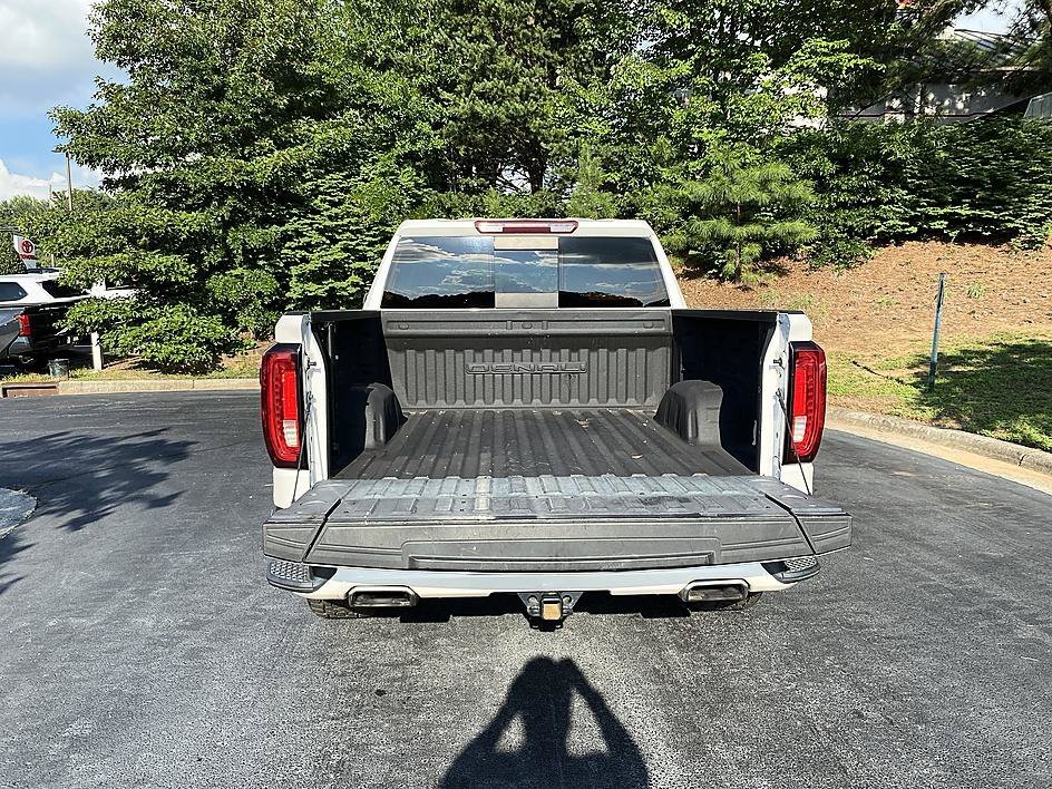 Used 2021 White Frost Tricoat GMC Denali image 24