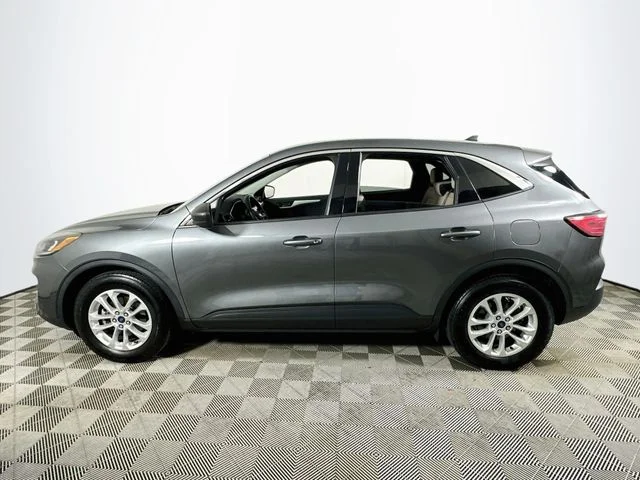 Pre-Owned 2022 Ford Escape SE