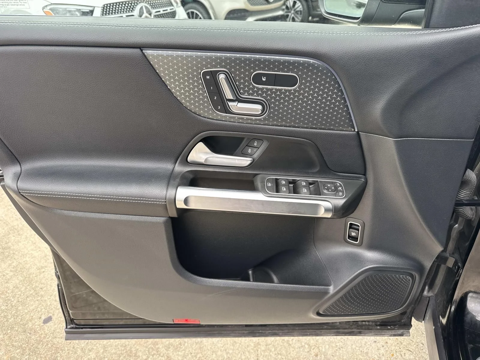 Certified Used 2025 Black Mercedes-Benz GLB 250 image 18