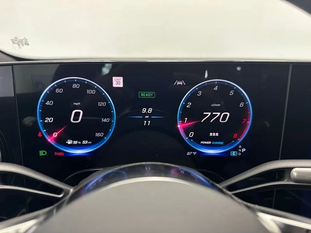 New 2027 Green Mercedes-Benz  image 2