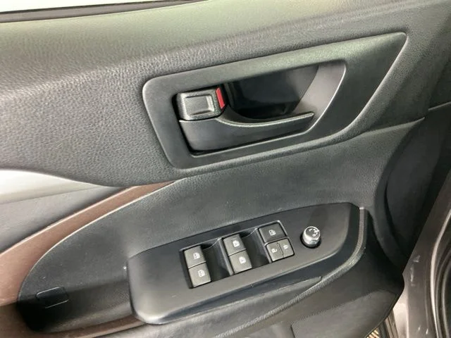 Used 2017 Gray Toyota LE Plus image 13
