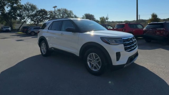 New 2026 Star White Metallic Tri-Coat Ford Active image 65