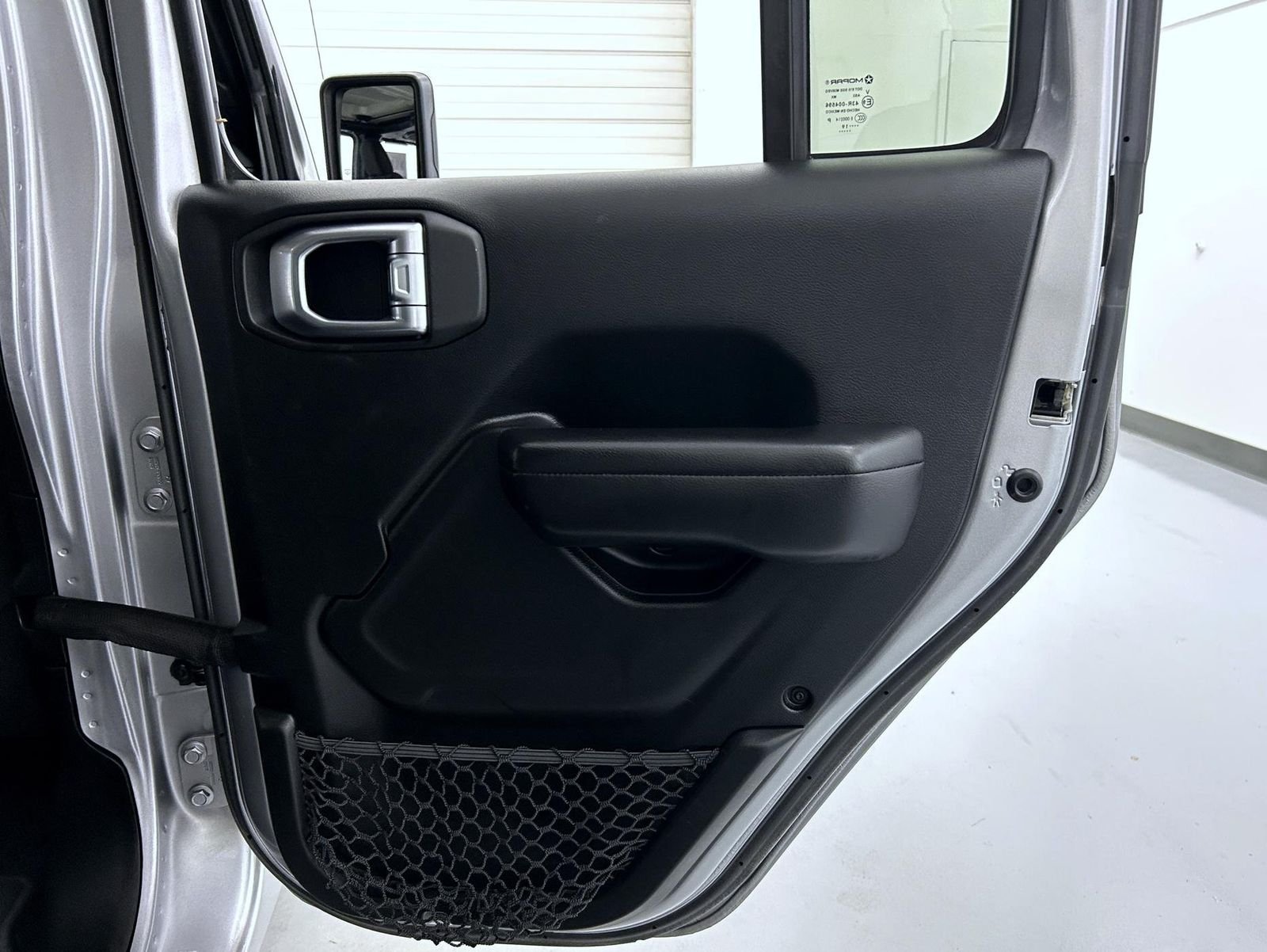 Used 2019 Silver Jeep Unlimited Sport S image 17