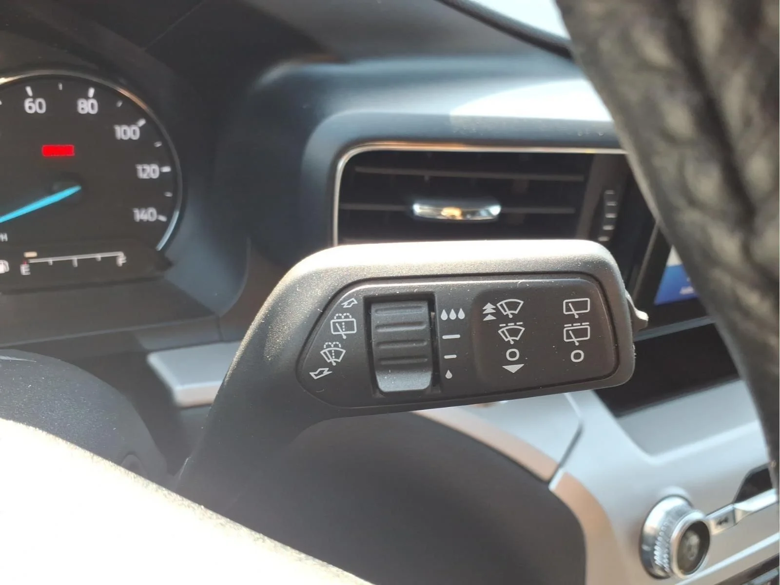 Used 2022 Black Ford XLT image 25