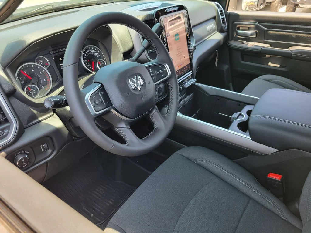 2026 Ram Ram 2500 Pickup photo 2