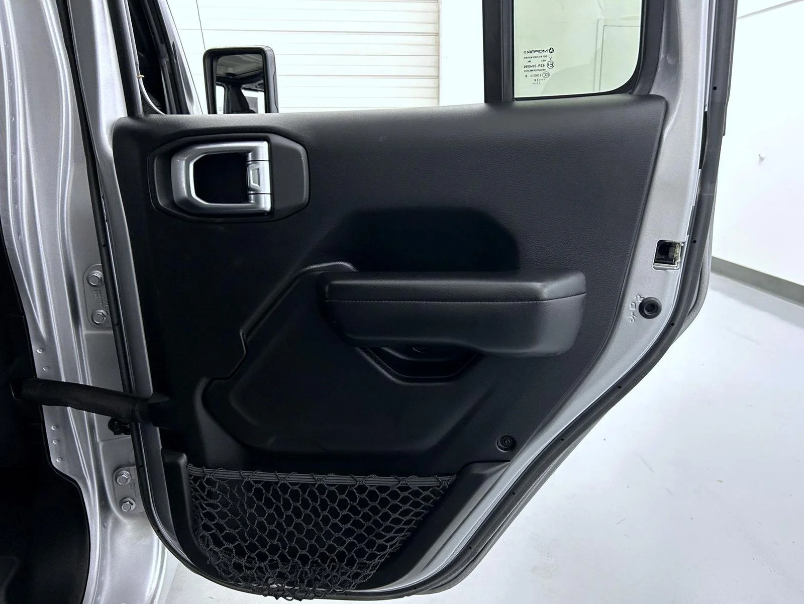 Used 2019 Silver Jeep Unlimited Sport S image 17