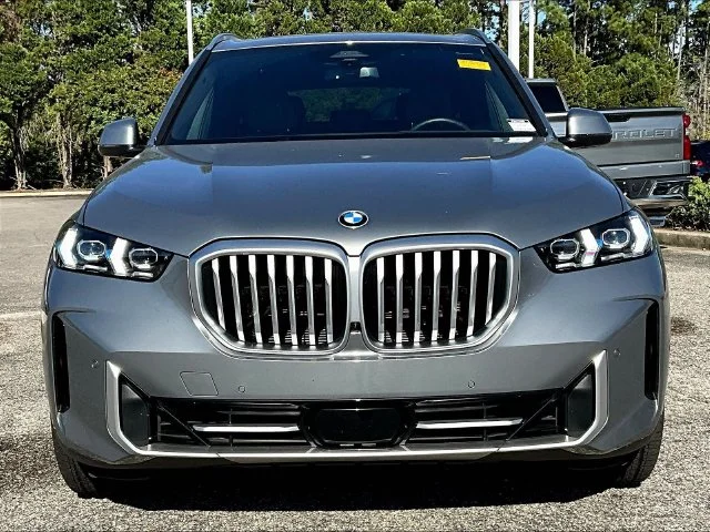 Used 2026 Gray BMW sDrive40i image 2