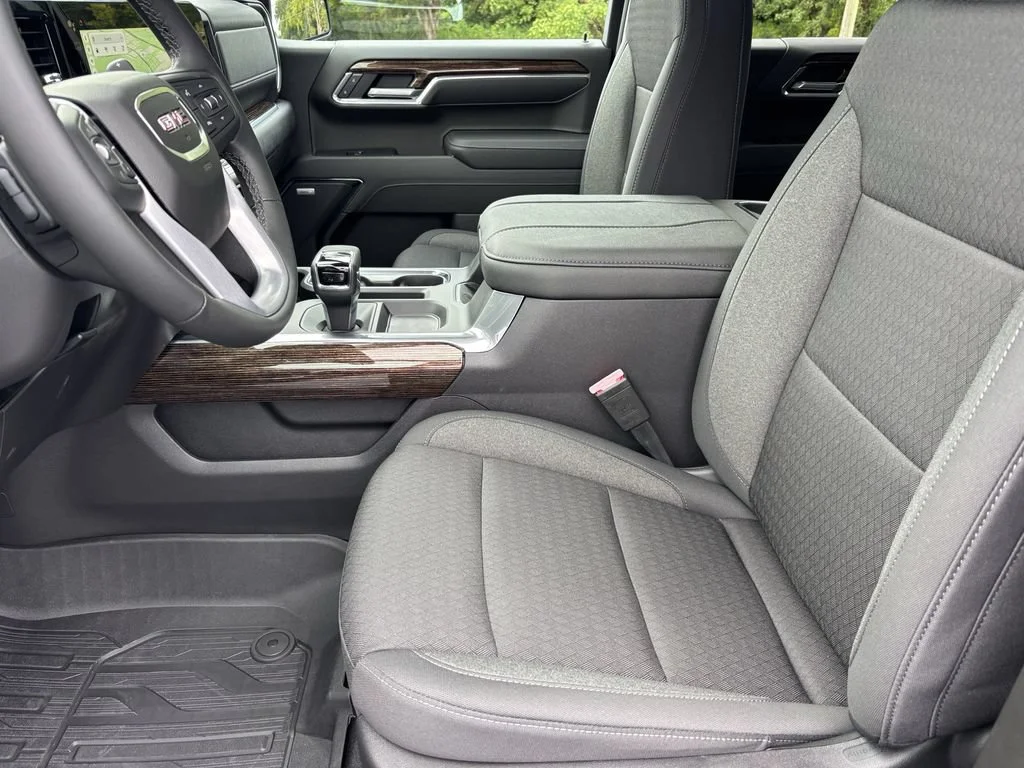 New 2026 Onyx Black GMC Elevation image 13