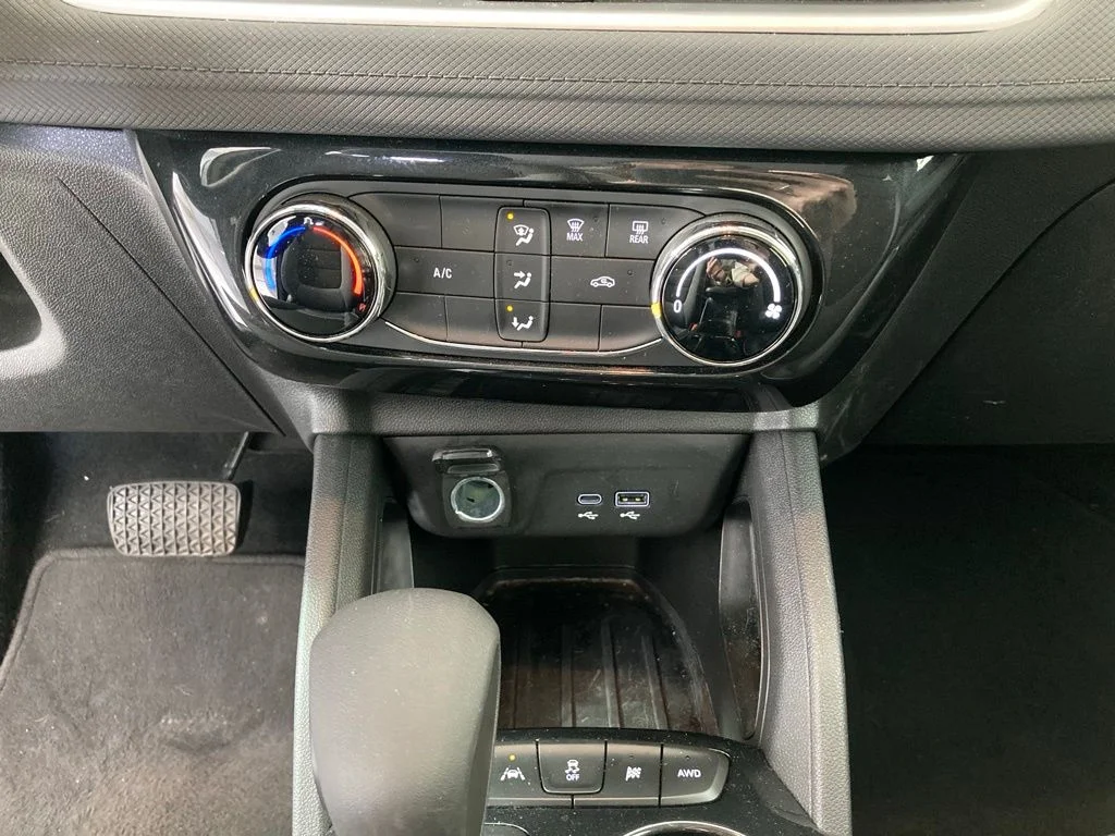 Used 2025 Gray Chevrolet LT image 10