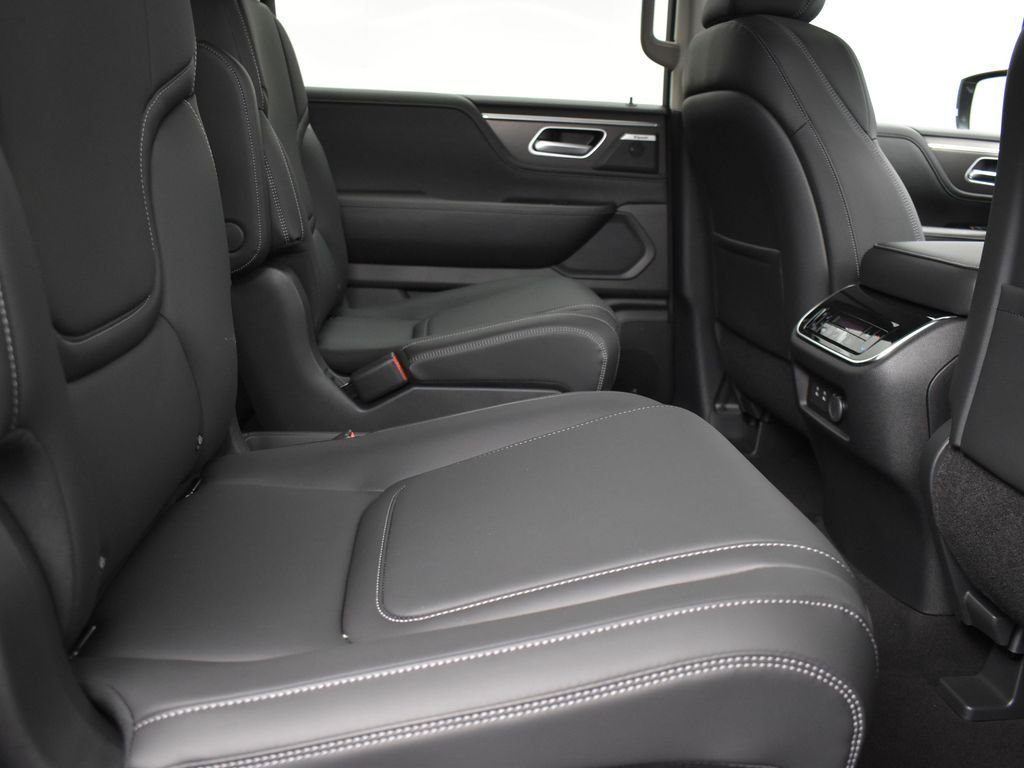 Used 2025 Black INFINITI PURE image 23