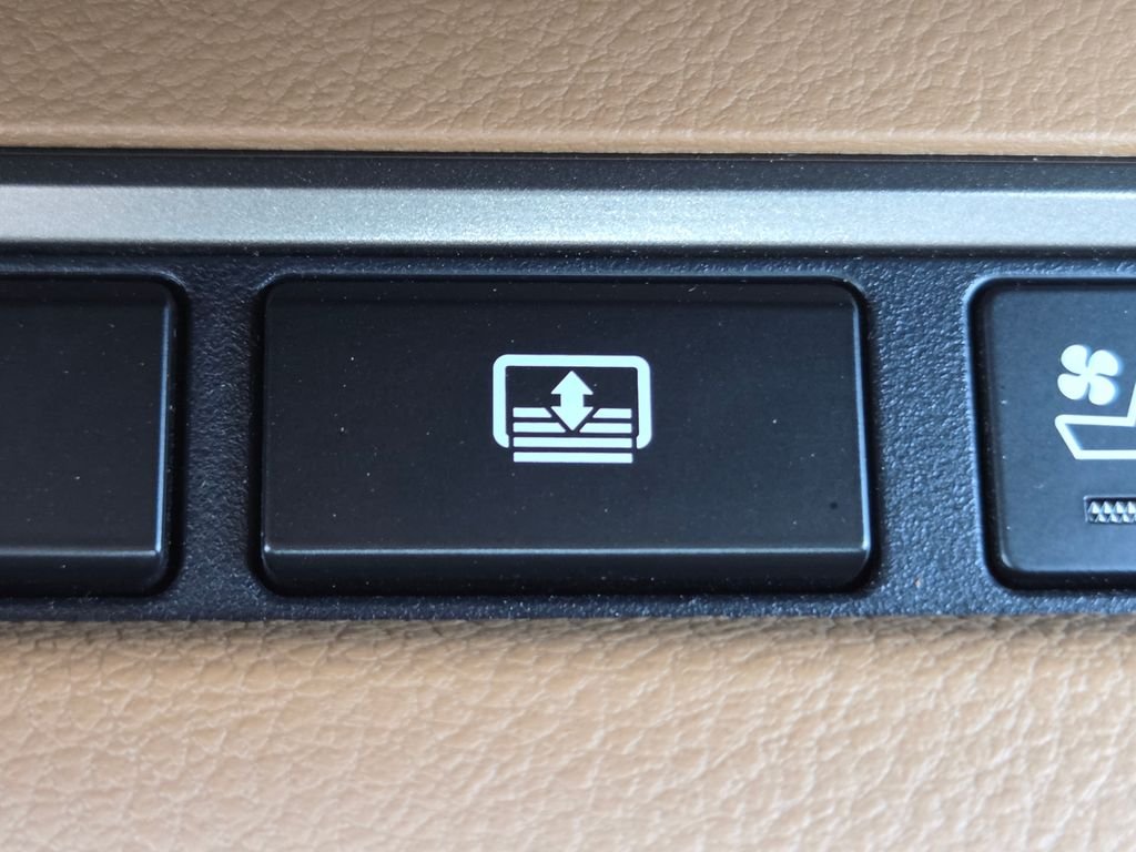 Used 2017 Obsidian Lexus 350 image 7