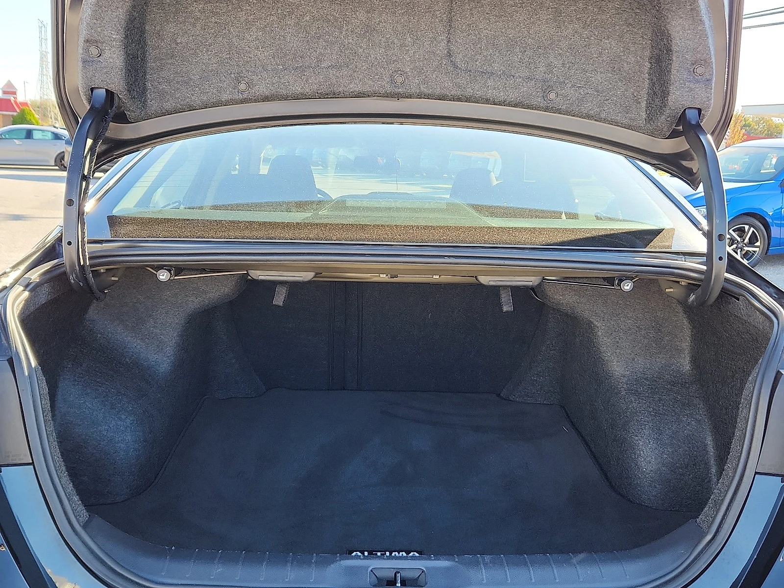 Used 2025 Super Black Nissan 2.5 SV image 28