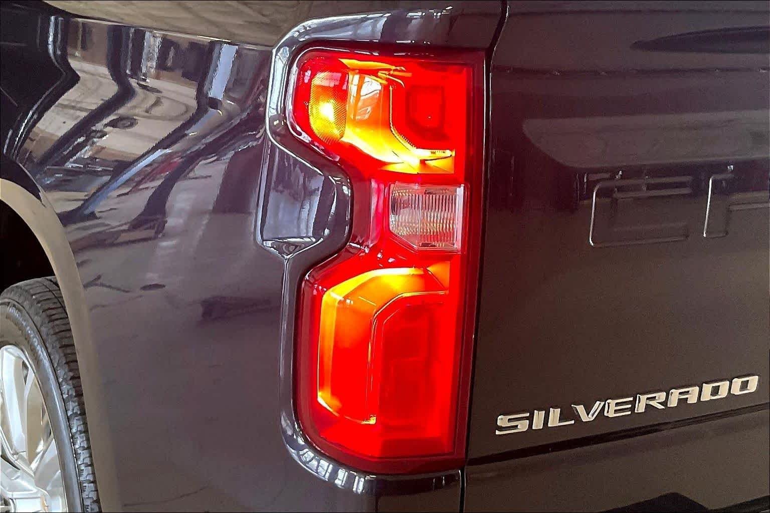 Used 2024 Dark Ash Metallic Chevrolet High Country image 26