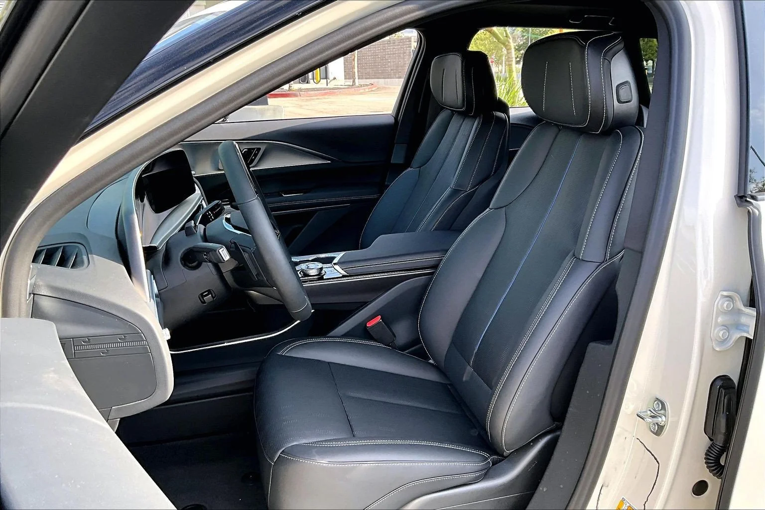 2027 Cadillac LYRIQ Sport - Photo 9