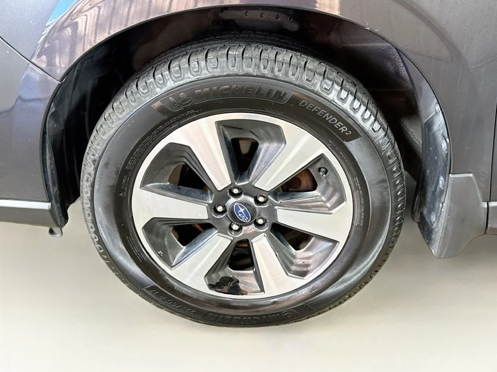 Used 2018 Gray Subaru 2.5i Premium image 39