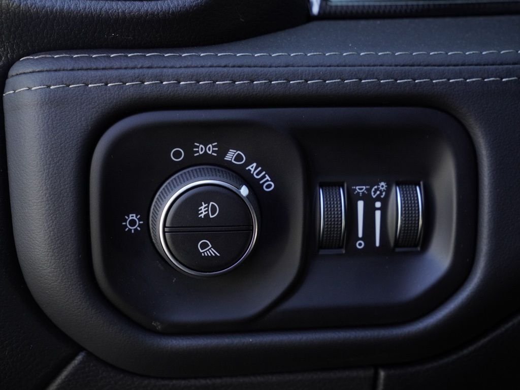 New 2026 Ceramic Gray Clear-Coat Exterior Paint RAM Rebel image 11