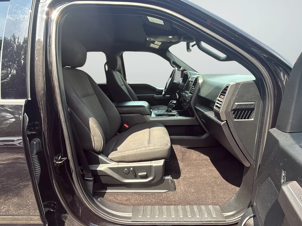 Used 2019 Black Ford XLT image 26