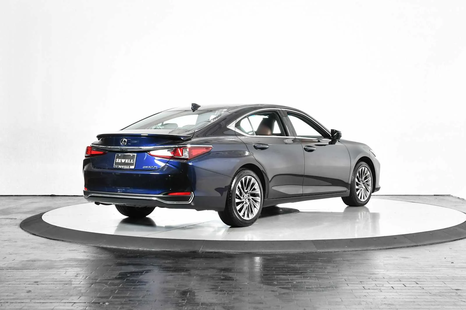 Used 2025 Nightfall Mica Lexus Luxury image 9