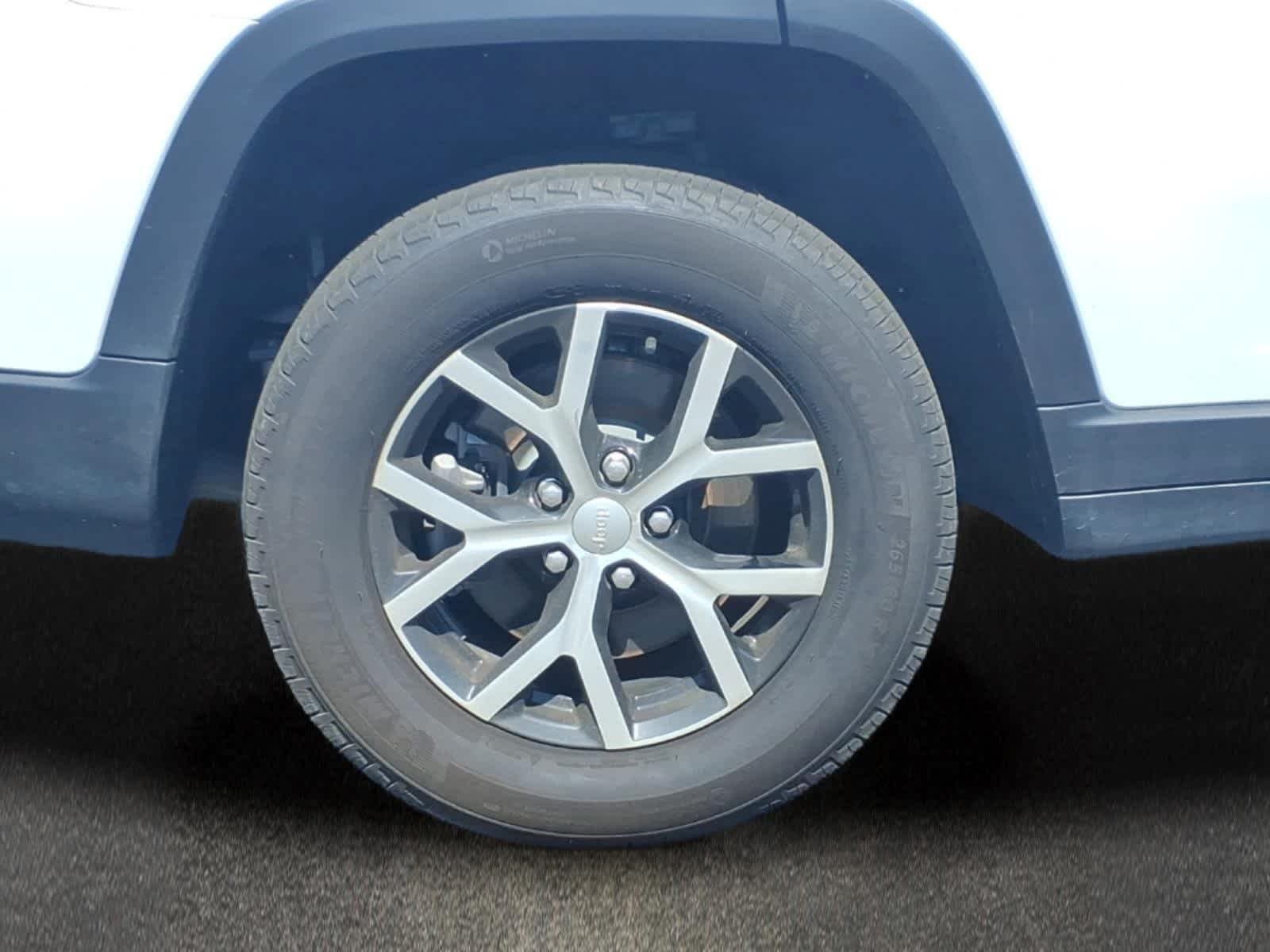 Used 2023 Bright White Clearcoat Jeep Limited image 4