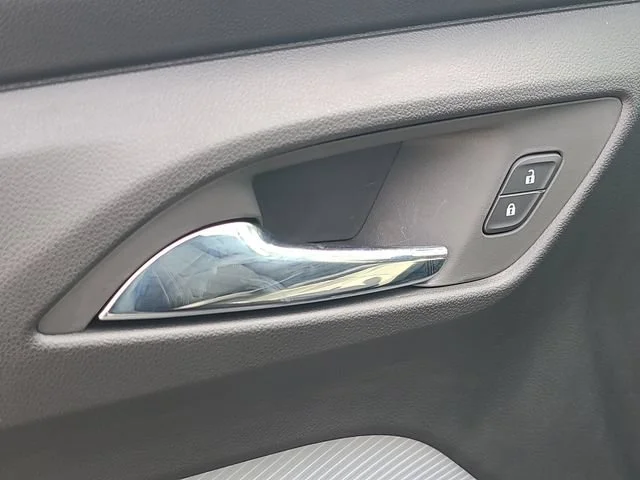 New 2027 Mosaic Black Metallic Chevrolet LT image 14