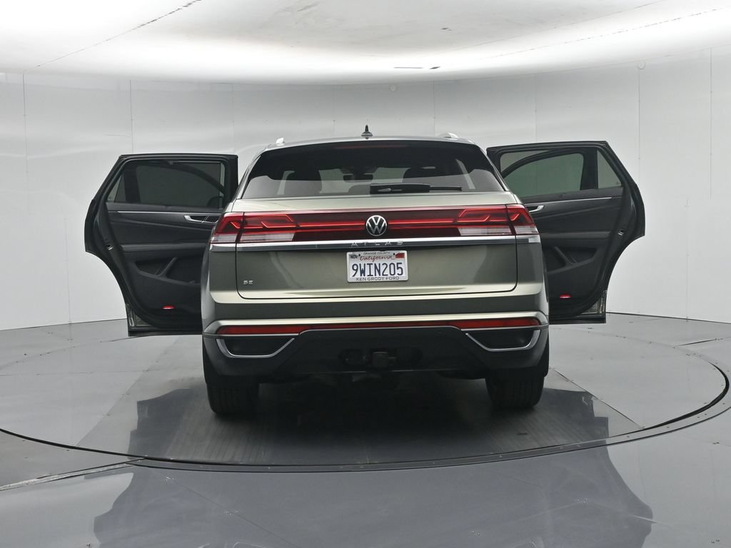Used 2026 Green Volkswagen SE w/Technology image 35