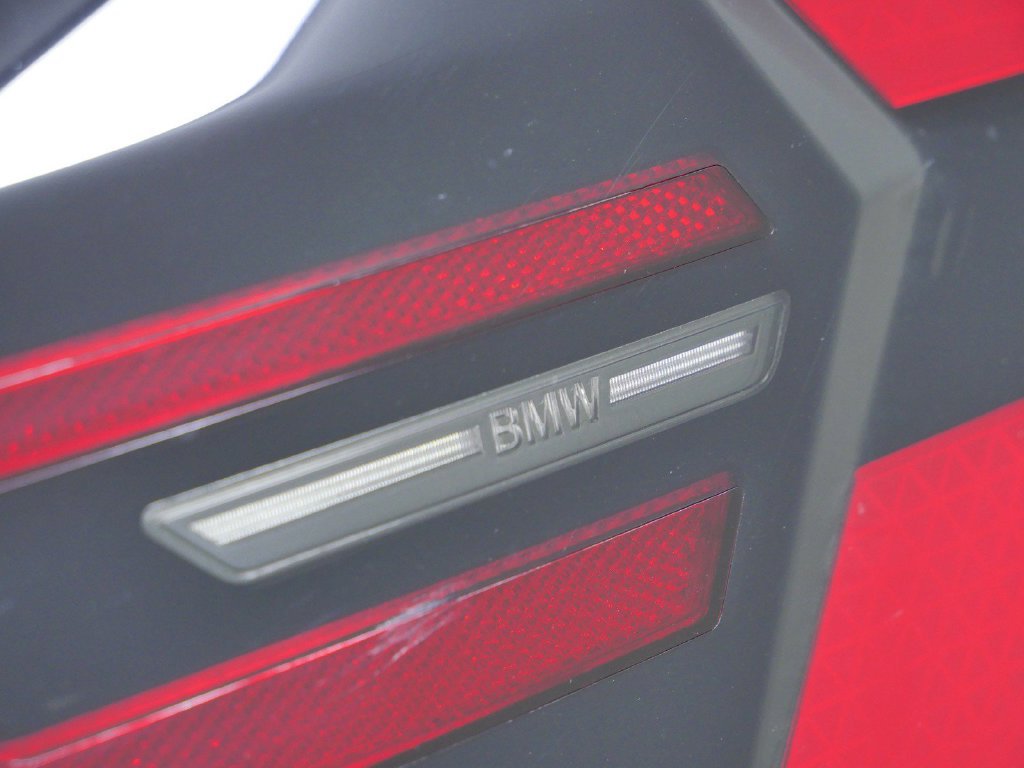 New 2026 Mineral White Metallic BMW xDrive50e image 18