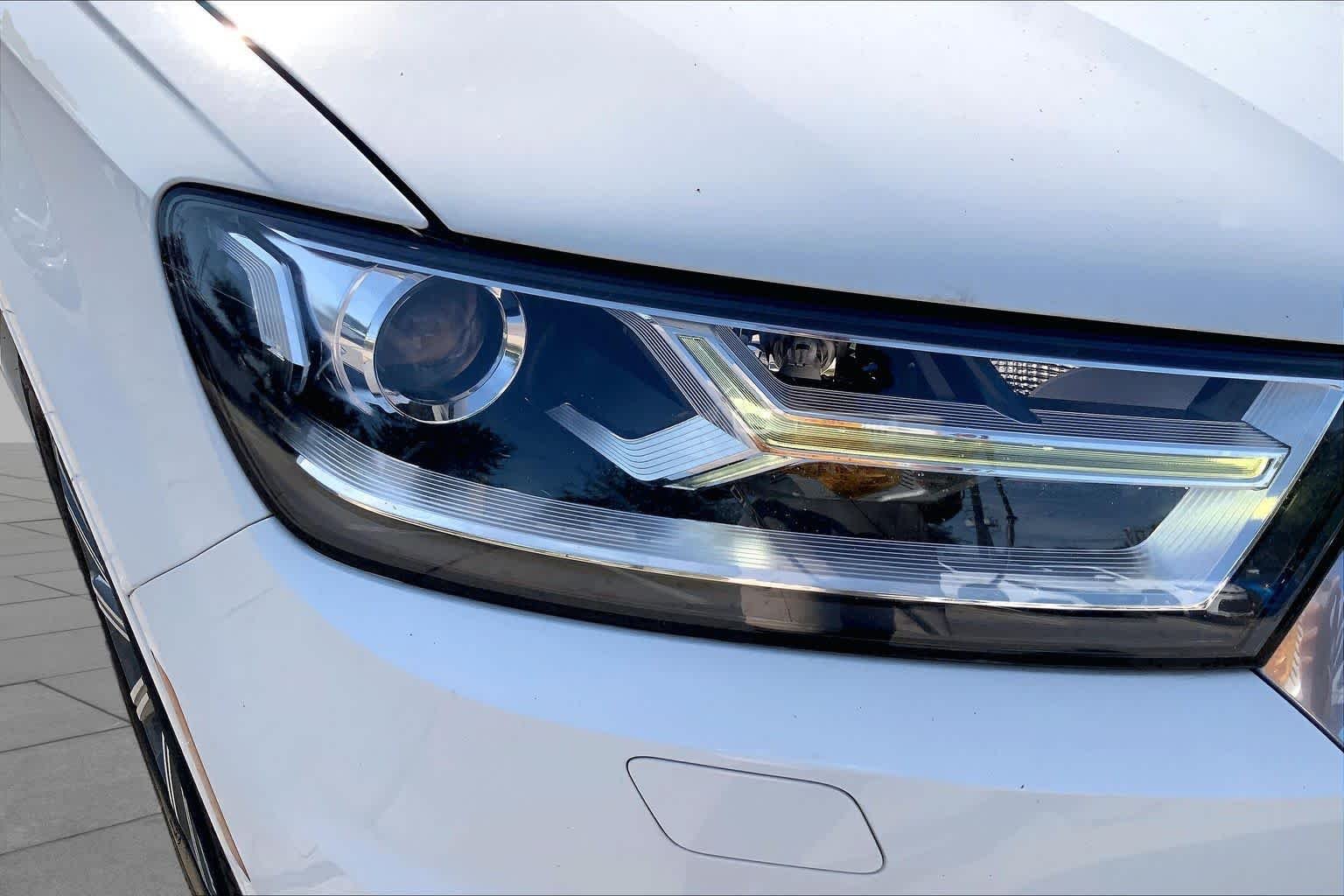 Used 2017 Carrara White Audi Premium Plus image 28