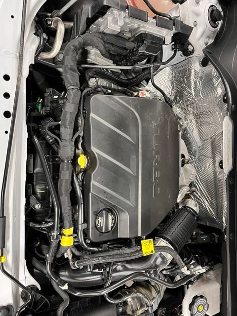 Used 2025 White Chevrolet 2RS image 25