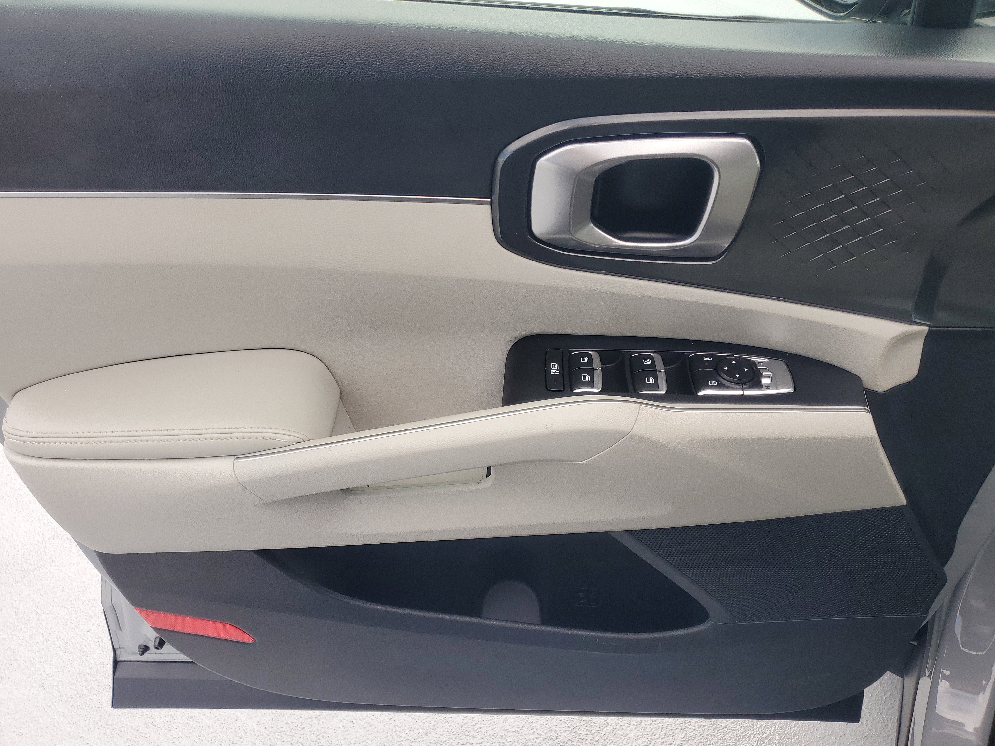 Used 2025 Wolf Gray Kia S image 18