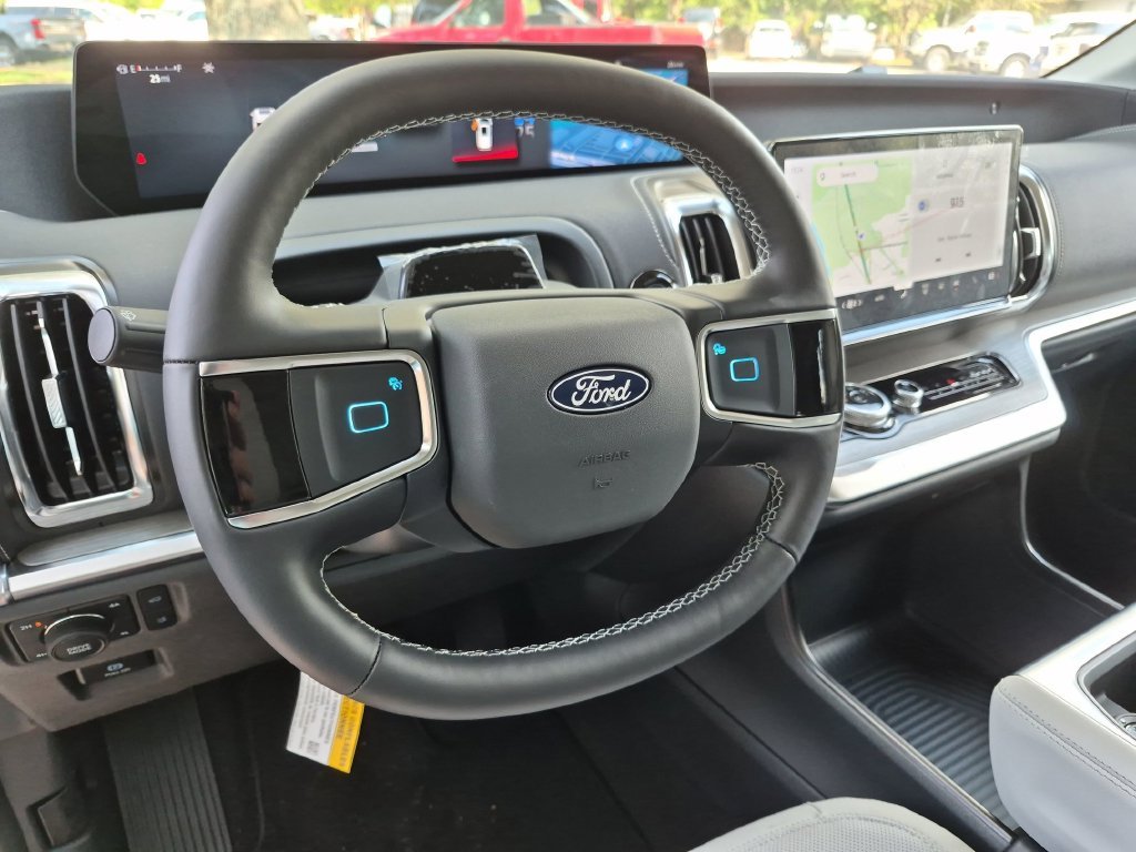 New 2027 Star White Metallic Tri-Coat Ford MAX Platinum image 33