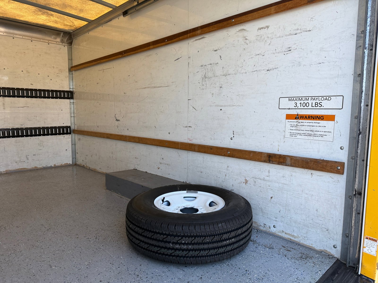 Used 2018 Orange GMC Work Van image 18