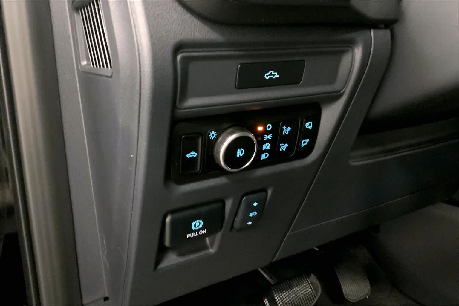 New 2026 Agate Black Metallic Ford Platinum® image 18