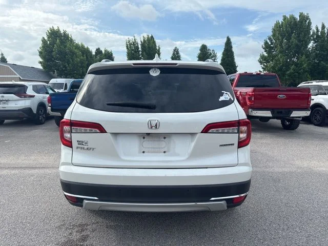 Used 2019 White Honda Touring image 6