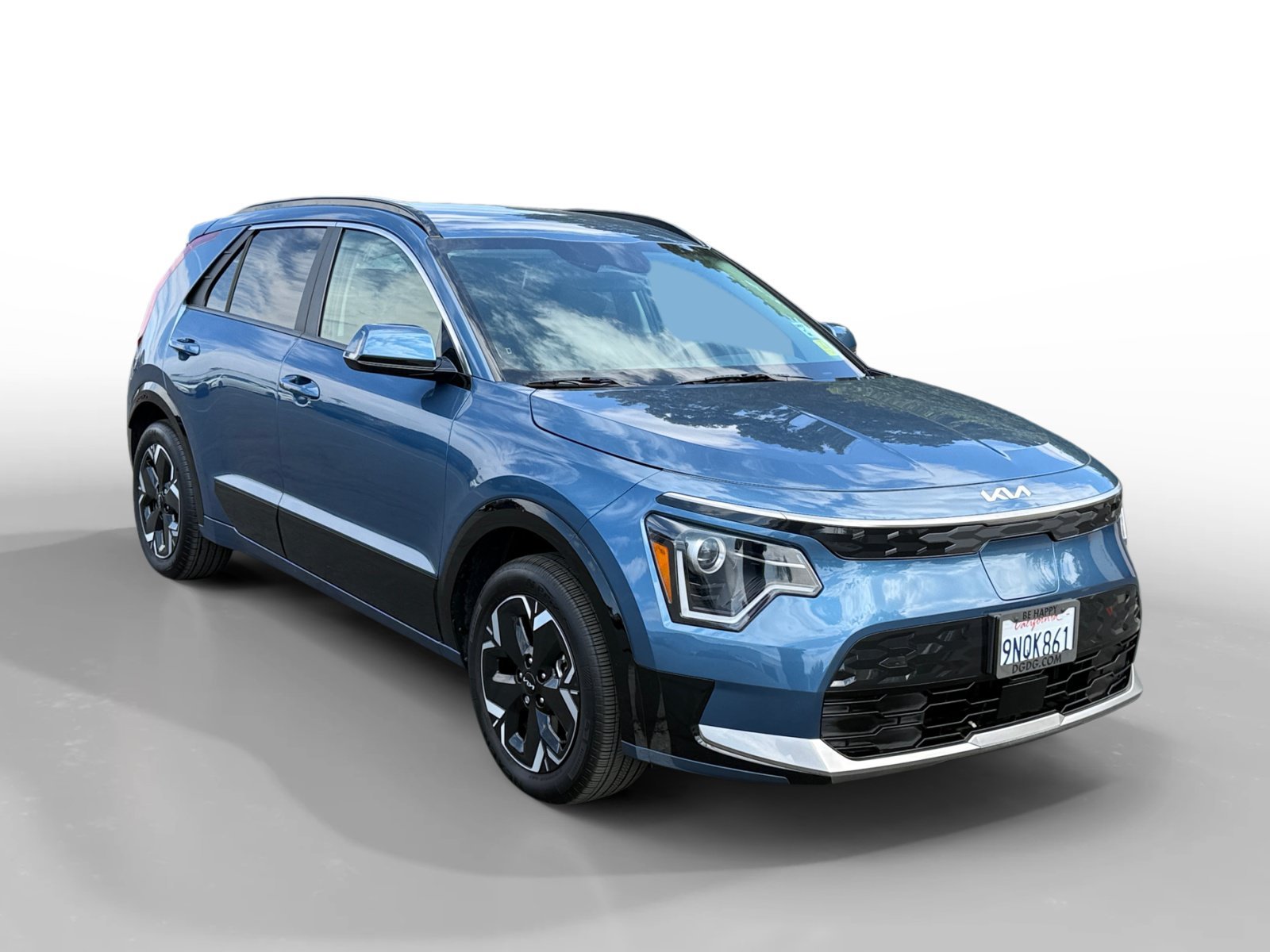 Used 2024 Mineral Blue Kia Wind image 7